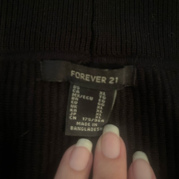 Forever 21 off the shoulder top - Picture 3 of 3